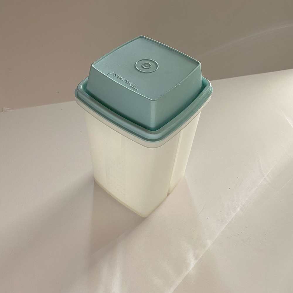 Tupperware Pick-A-Deli pickle picker